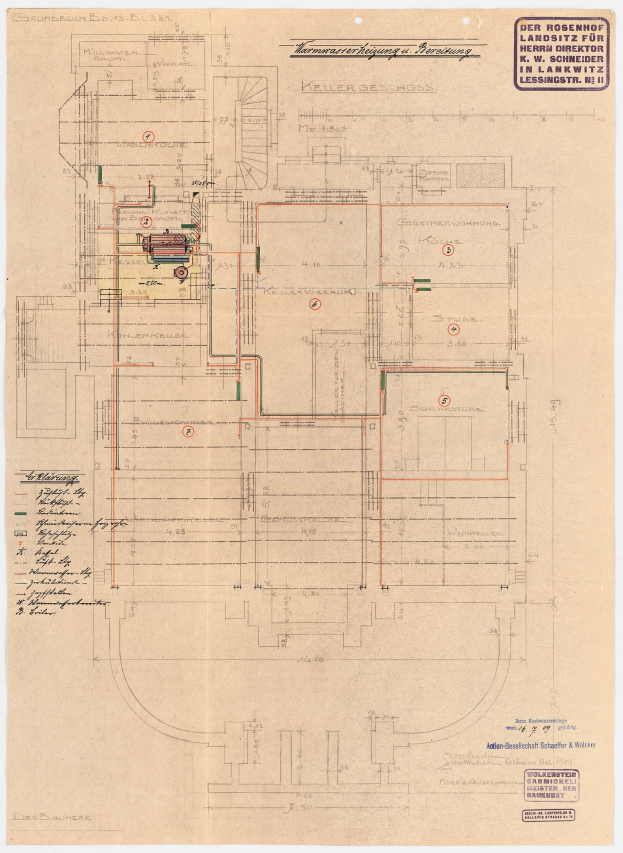 Schwarze und weiße architektonische Zeichnung des Rosenhof-Krankenhauses in Hamburg, Deutschland, die detaillierte Layouts mit zahlreichen Drähten zeigt, die elektrische oder strukturelle Pläne angeben, begleitet von handgeschriebenen Textanmerkungen.