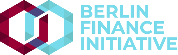 Logo der Berliner Finance Initiative mit einem blauen Kreis mit weißer Umrandung und einem weißen "B" in der Mitte, umgeben von einem weißen Ring mit blau-weißem Karomuster, alles auf einem weißen Hintergrund.