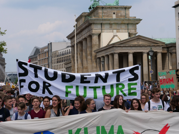 Forschungsministerin Bär: BAföG-Reform am Scheideweg - Studieren und Arbeiten 'kein großes Ding'