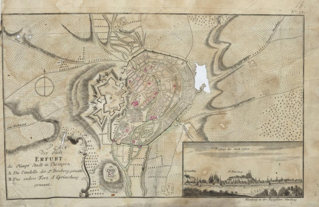 Alte detaillierte Karte von Erfurt, Deutschland, die Straßen, Gebäude und Sehenswürdigkeiten mit Text und Illustrationen auf altem Papier zeigt.